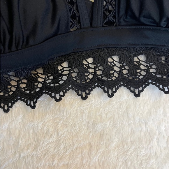 Chic Black Lace Bikini Top - Picture 2 of 6